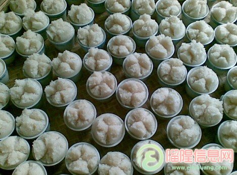 蒸好的碗粄，形態(tài)可愛，香味誘人